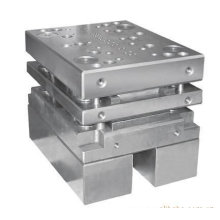 HOT RUNNER TOOL MOULD